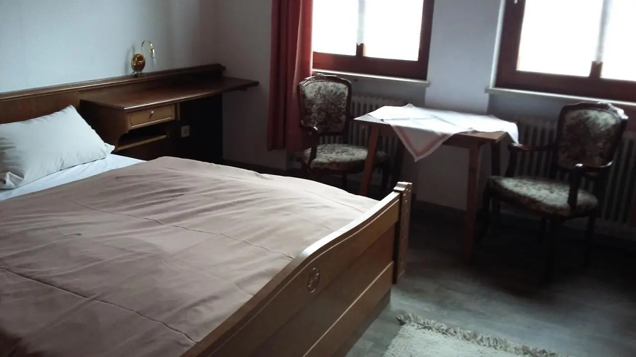 Keller's Pension Goldener Löwe Mainstockheim 0*,